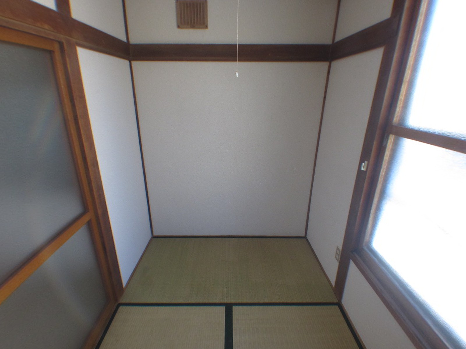 Other room space. Bright and there is a window Japanese-style room!