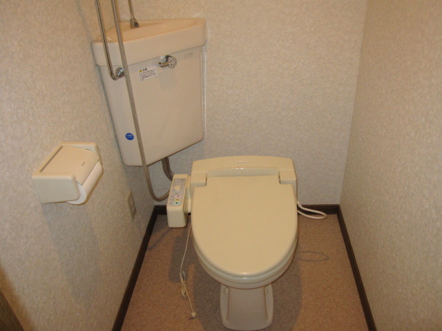 Toilet. With Washlet ☆ There is also a roll storage ☆ 