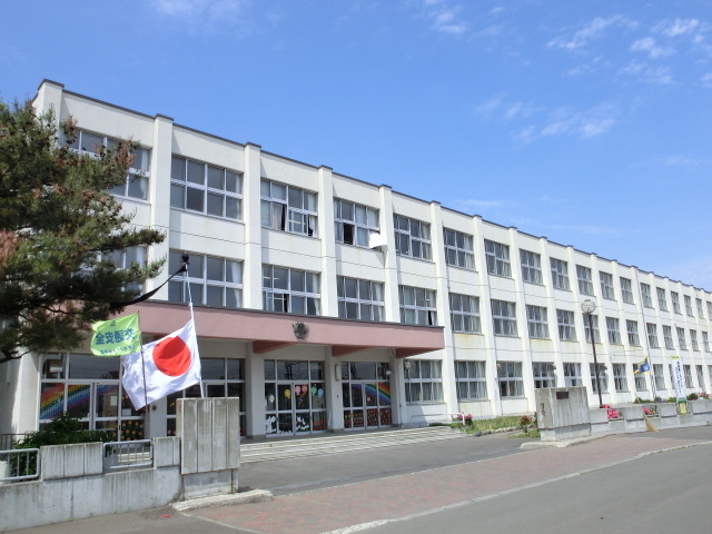 Primary school. 329m to Sapporo Municipal Taiping Minami elementary school (elementary school)