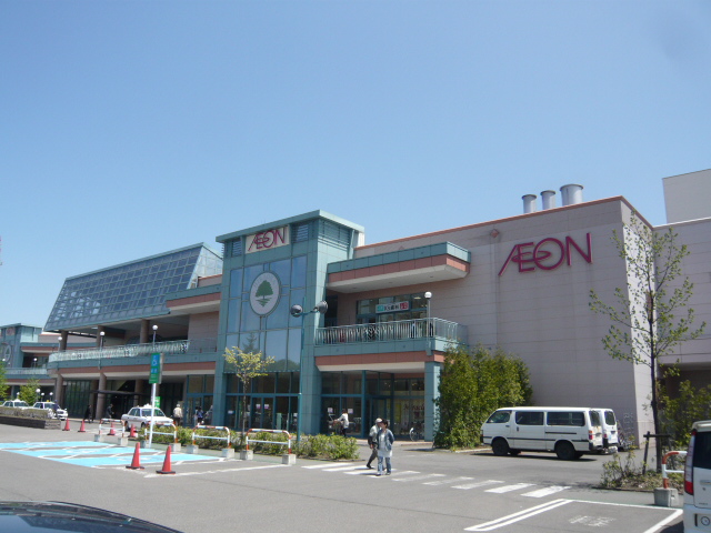 Shopping centre. 674m until ion Town Sapporo Hiraoka store (shopping center)