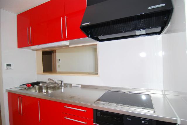 Kitchen. June 2013 shooting