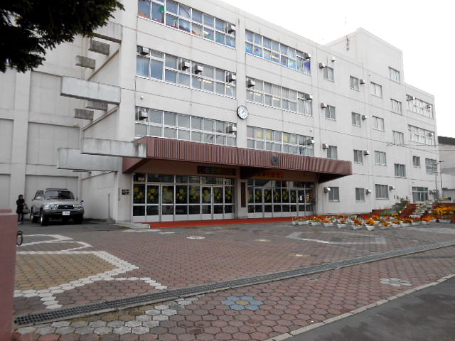 Primary school. 631m to Sapporo Municipal Kitano flat elementary school (elementary school)