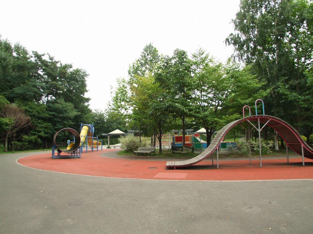park. Aligned familiar also Hiraokakoen where you can enjoy all year round in a wide site, Lush living environment