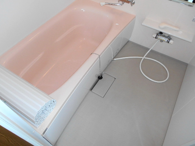 Bath. Hitotsubo bath