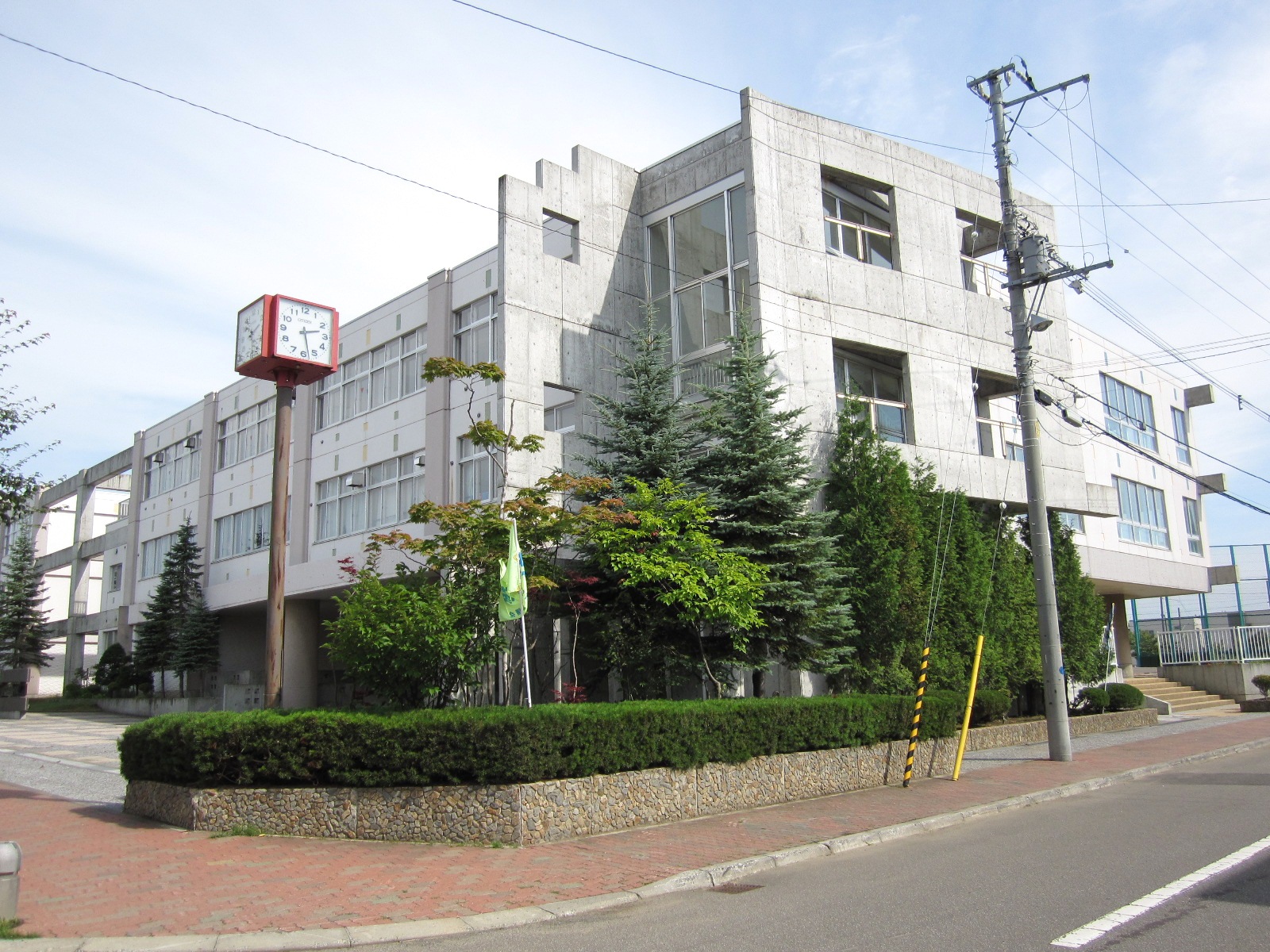 Primary school. 420m to Sapporo Municipal Hiraokakoen elementary school (elementary school)
