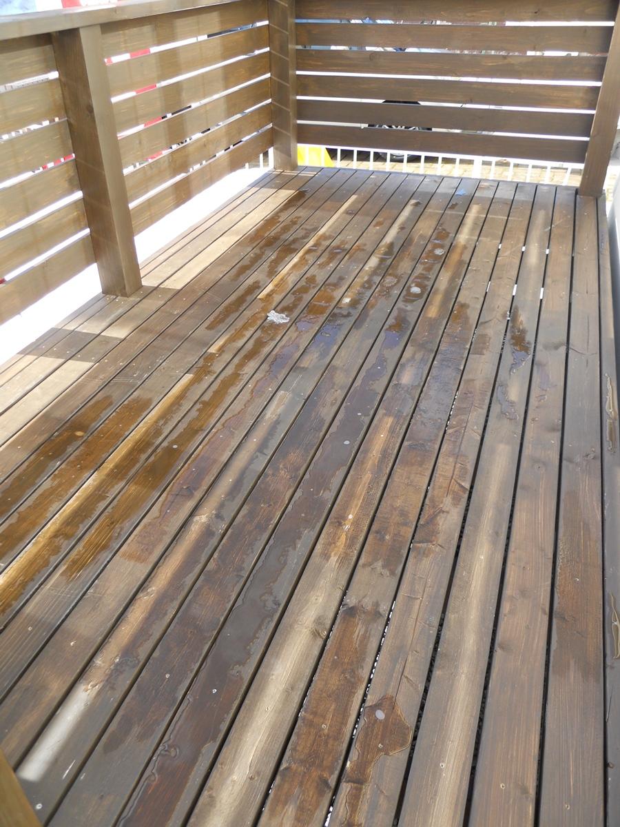 Other. 4-mat-sized wood deck.