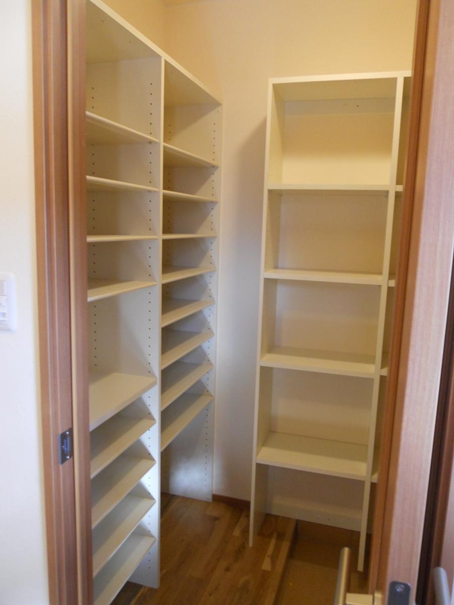 Entrance. Local (12 May 2013) Shooting