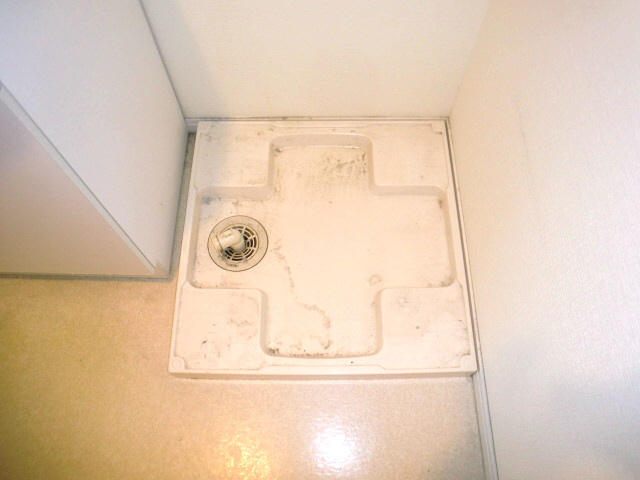 Other room space. Laundry Area