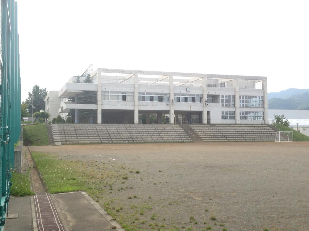 Primary school. 1500m to Minami Fujino Elementary School