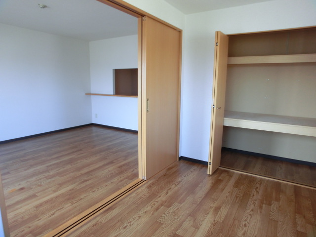 Other room space. Accommodated there pat!