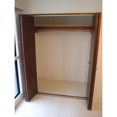 Receipt. It is also safe one with a lot of luggage because it is with storage of large capacity!