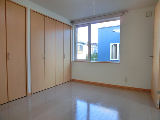 Other room space. Beautiful rooms.