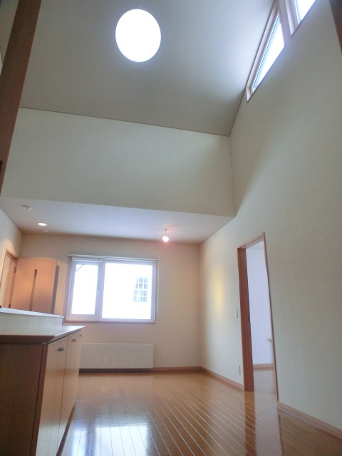 Other room space. It is also a wide hall of 2F ~ !