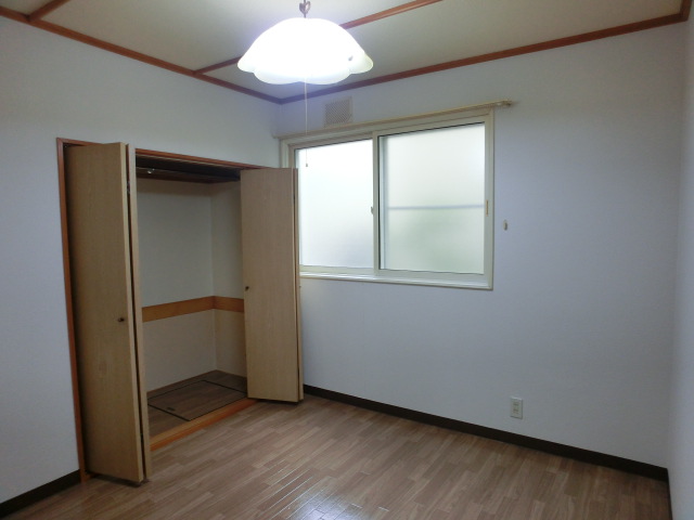 Other room space. Clean interior! 