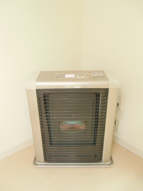 Other Equipment. It had economic kerosene FF heating ☆