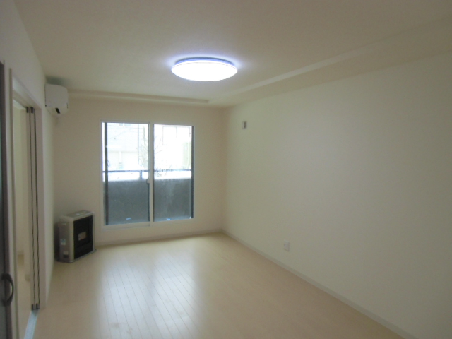 Other room space. Day is good ☆