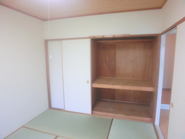 Receipt. Japanese-style room, There is a large storage! !