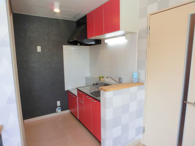 Kitchen.  ※ Photo of the same by Property Room No.