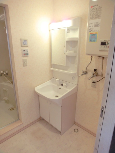 Washroom.  ※ Photo of the same by Property Room No.