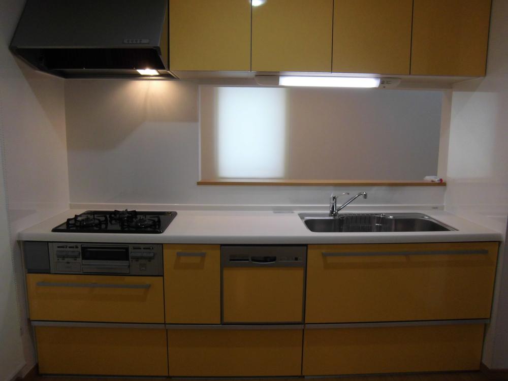 Kitchen. Cute kitchen of all slide! City gas also attractive ☆