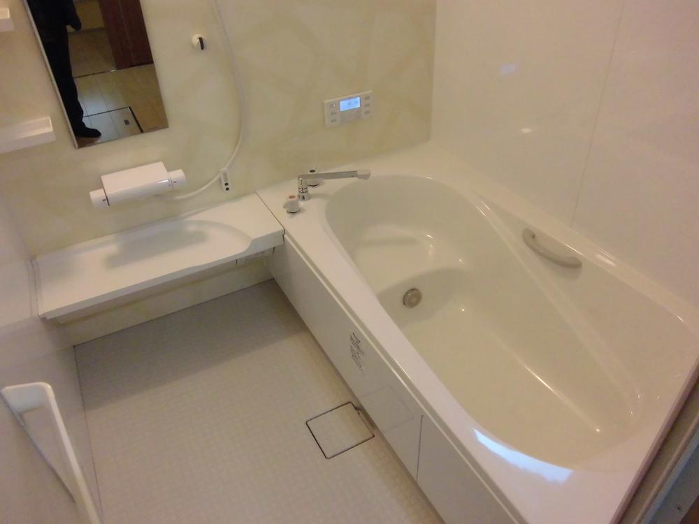 Bathroom. 1 pyeong unit bath of warm color schemes! Course is a fully automatic with a add cooked