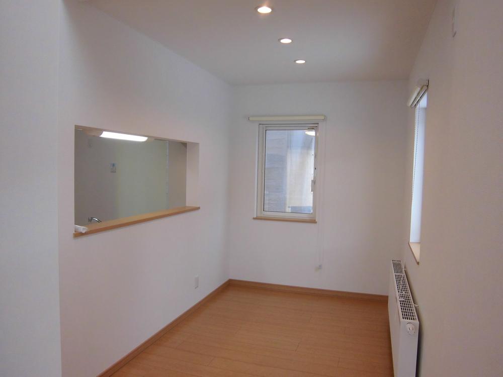 Living. Dining is independent, It is calm bright space ☆