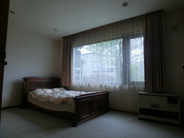 Other room space. Western-style with large windows!  ※ Bet is the equipment outside the. 