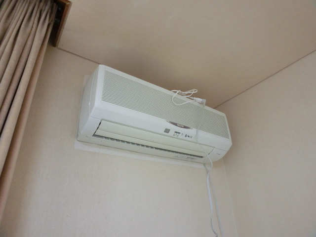 Other Equipment. High scarcity value air conditioning! ! 