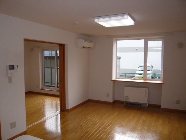 Other room space. Is there lighting!