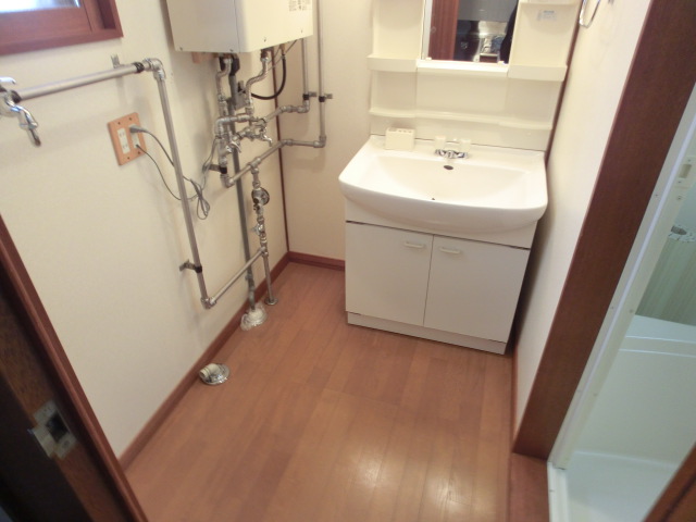 Washroom. Thank dressing room!