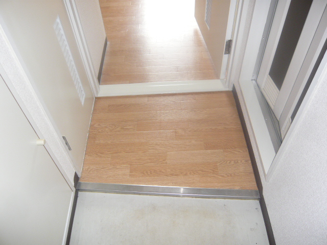 Entrance. ※ Photo of the same by Property Room No.