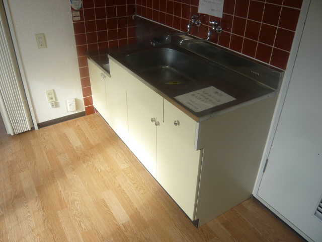 Kitchen. ※ Photo of the same by Property Room No.