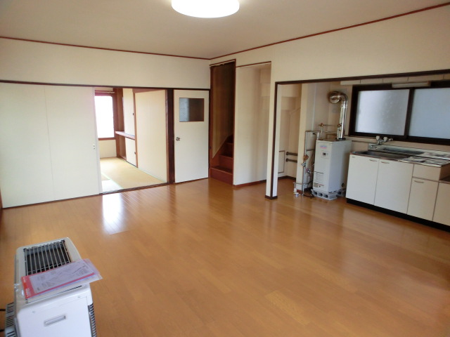Other room space. Spacious rooms!