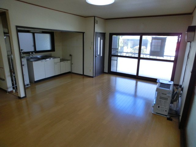 Living and room. Open living!