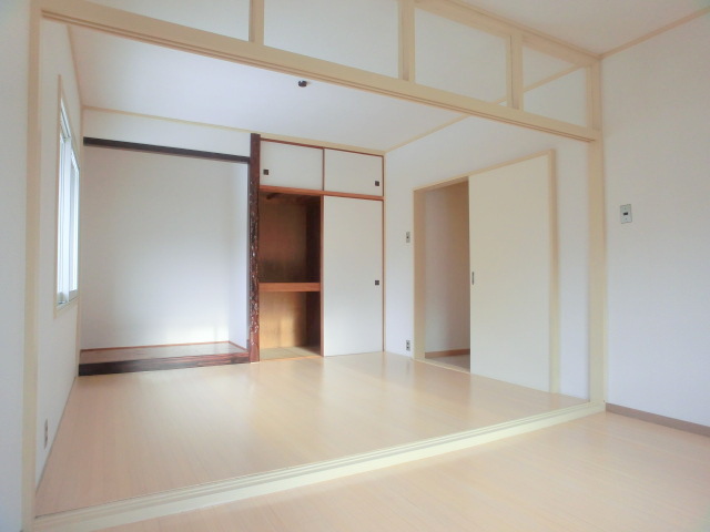 Other room space. YoshiSo been Western-style!