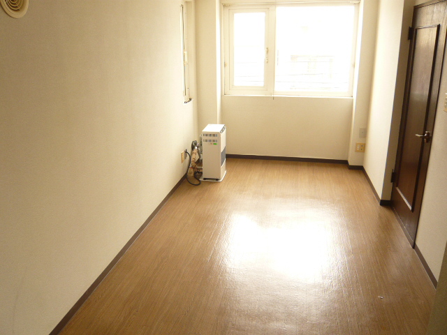 Other room space. It is easy to use is looks good Floor.