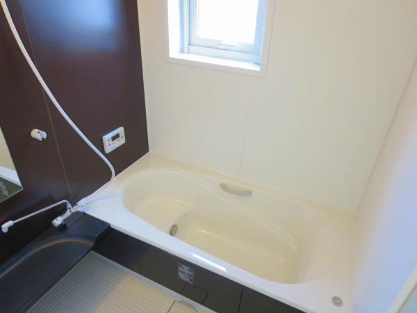 Bathroom. 1 pyeong type spacious unit has bus new goods exchange. Tub has a part to sit to allow sitz bath, Guests can enjoy a leisurely bath time. Please heal the fatigue of the day. 