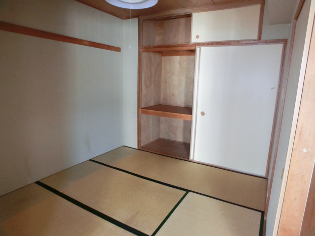 Other room space. Also jewels Japanese-style room, There is also a storage ☆ 