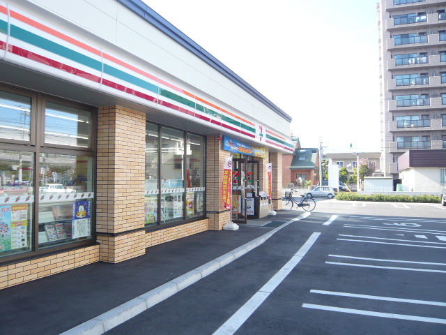 Convenience store. Seven-Eleven Sumikawa central store up (convenience store) 270m