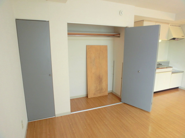 Receipt. Storage and spacious