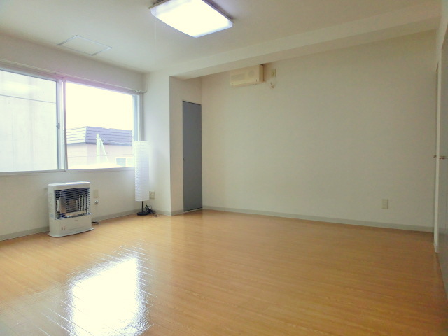 Other room space. Day is also good