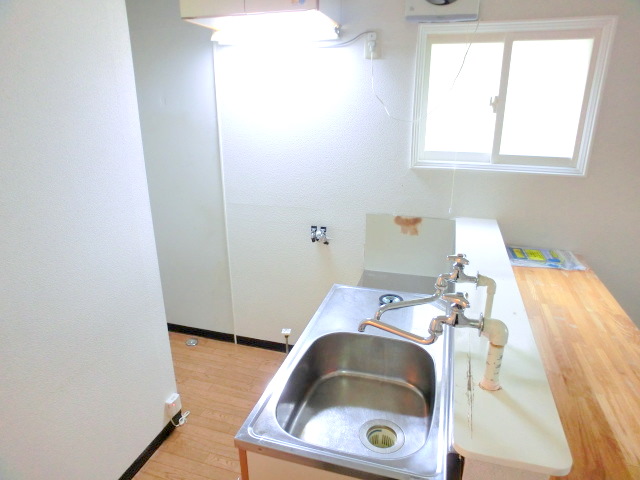 Kitchen. Face-to-face kitchen! !