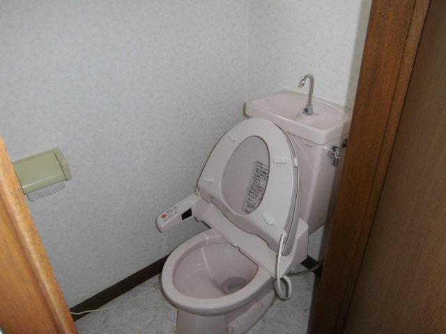 Toilet. Indoor (June 2013) Shooting