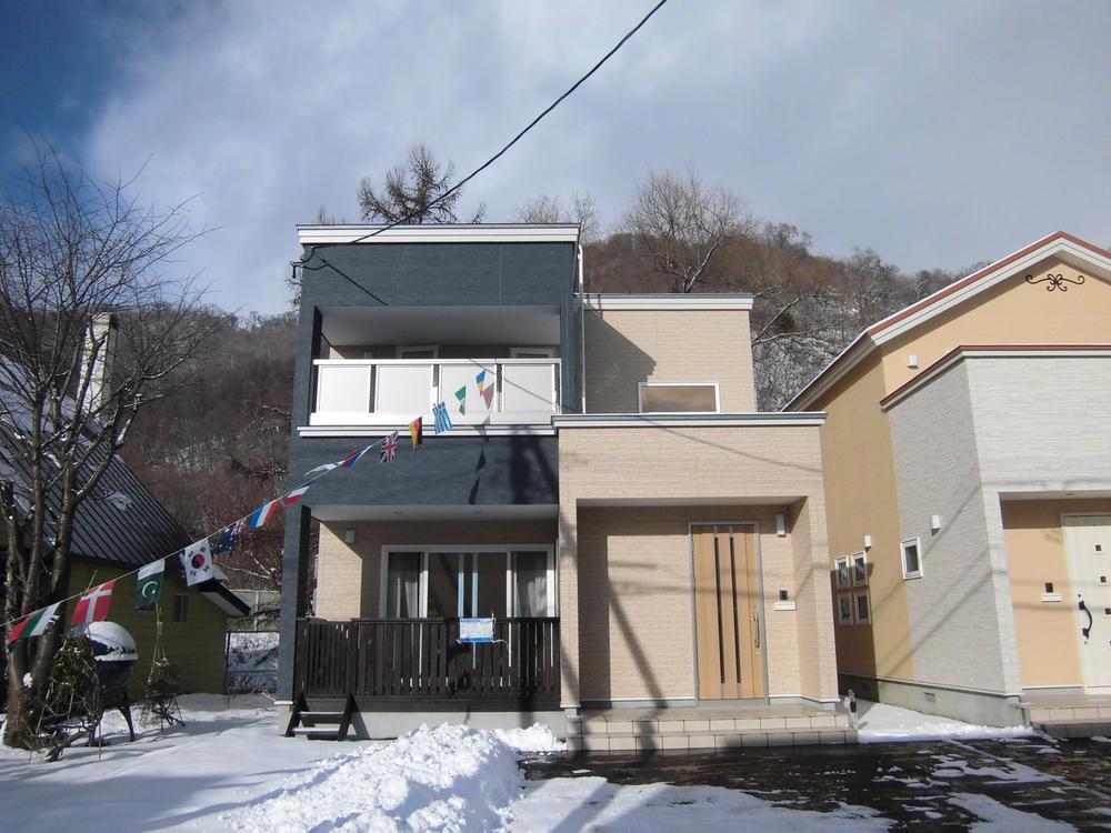 Parking lot. Loose is a 2 car ☆ Snow removal space is also spacious