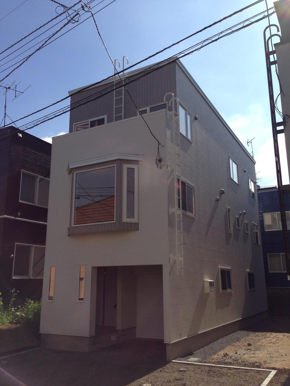 Local appearance photo