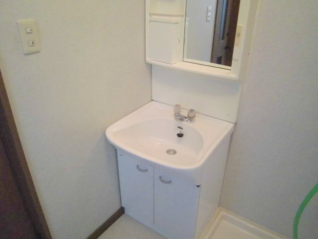 Washroom. ※ It is a photograph of the same by Property Room No.