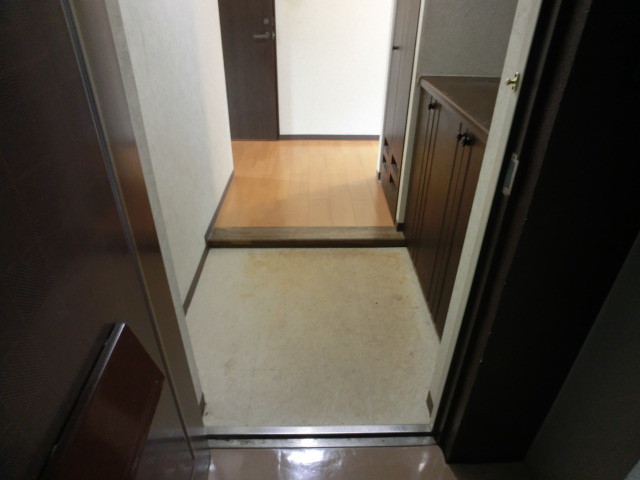 Entrance. Hiroi is entrance! It is truly condominium! ! 