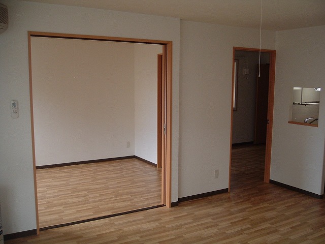Other room space. You can also use by connecting with the living room next to the room