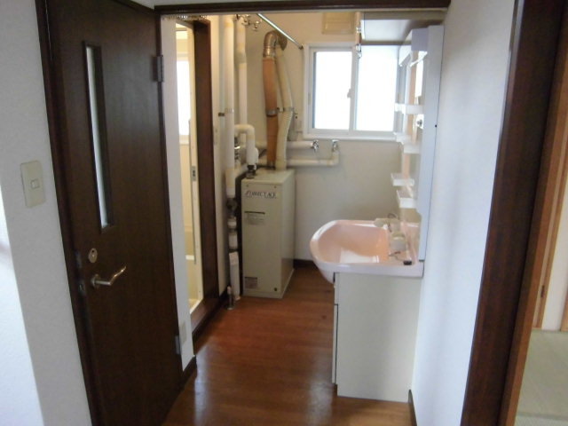 Other Equipment. Is a dressing room ☆