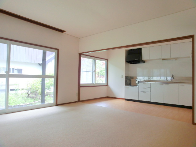 Living and room. Open living!